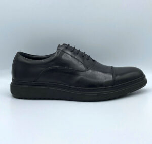 L050-CHAUSSURE EN cuir NOIR